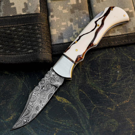 Damascus San Mai Hunting Knife with Resin Handle