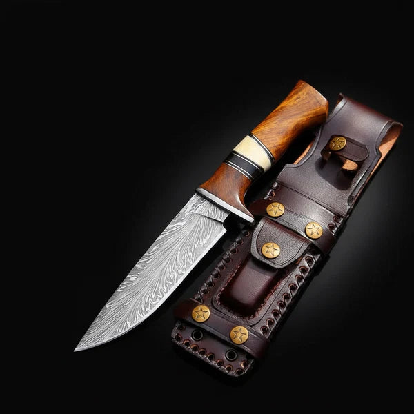 Handmade Damascus Hunting Knife – Rosewood Handle, Feather Pattern &amp; Leather Sheath