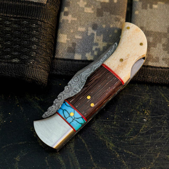 Damascus Hunting Pocket Knife with Camel Bone, Wenge &amp; Resin Handle