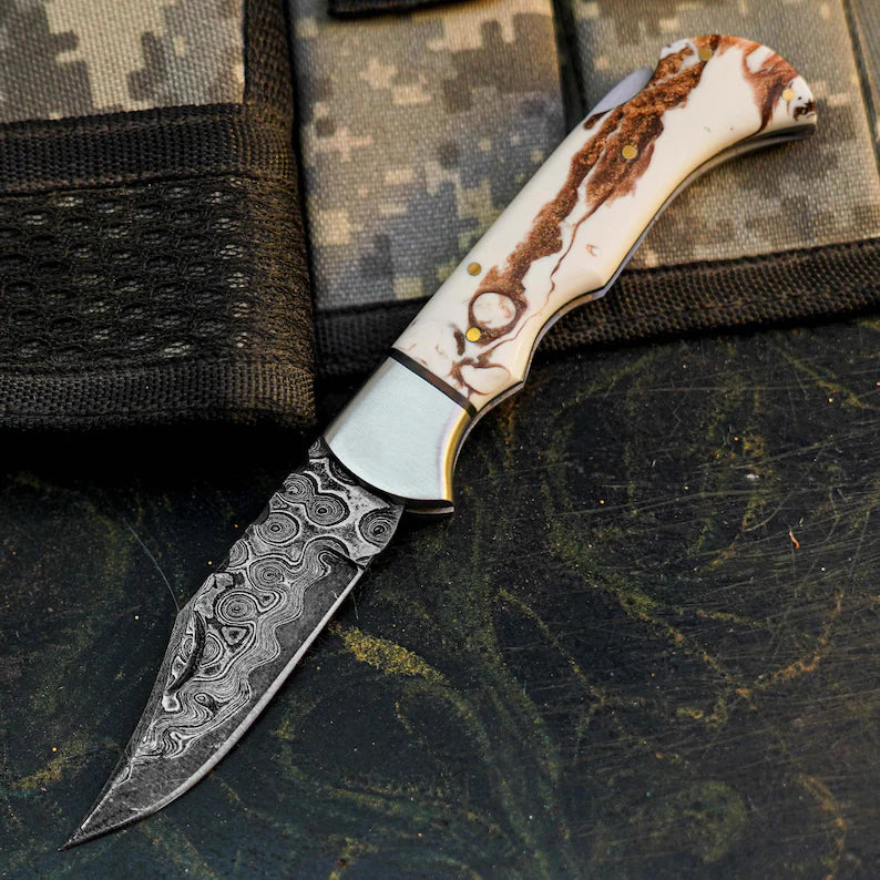Damascus San Mai Pocket Knife with Resin Handle