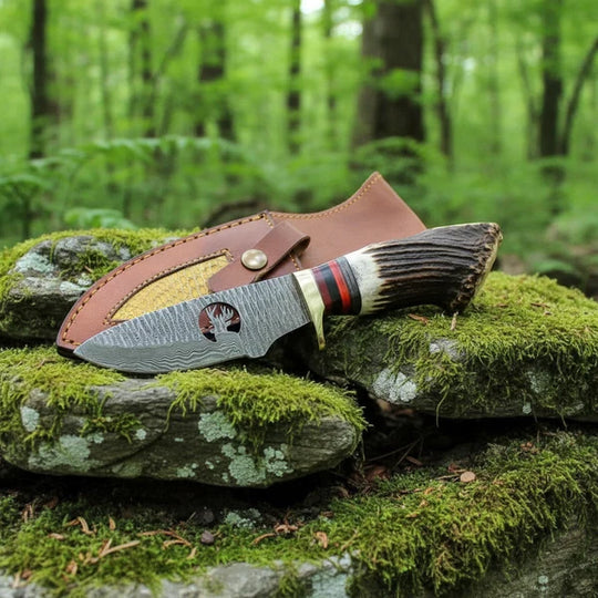 Handmade Damascus Skinner Knife – Stag Antler Handle &amp; Leather Sheath