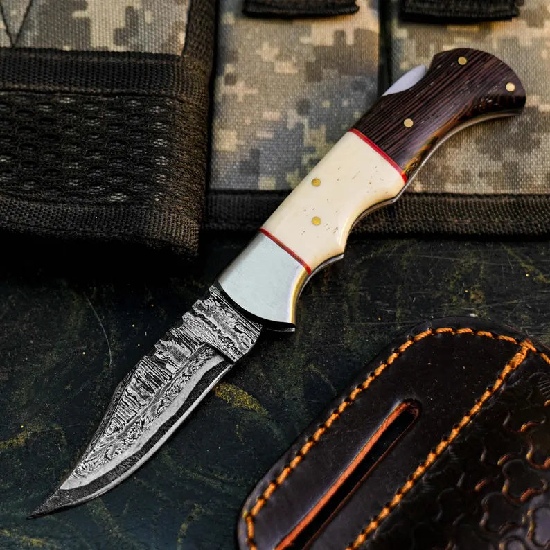 Damascus Folding Hunting Knife with Wenge &amp; Camel Bone Handle