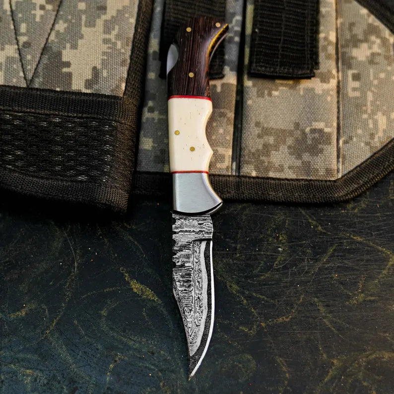 Damascus Folding Hunting Knife with Wenge &amp; Camel Bone Handle