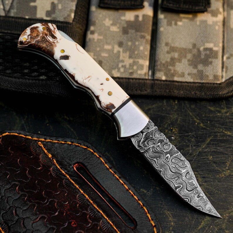 Damascus San Mai Pocket Knife with Resin Handle
