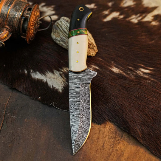 Ridge Hunter Damascus Bushcraft Knife – Full Tang Resin Handle